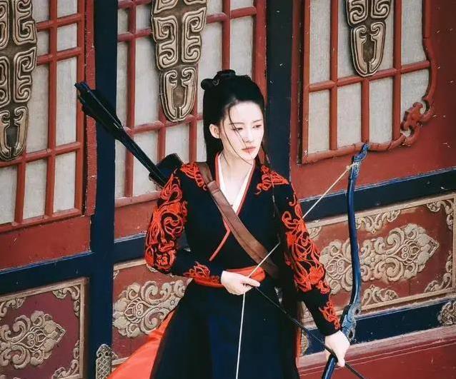 李沁凭什么让王一博陈哲远都害羞？片场花絮曝光真相