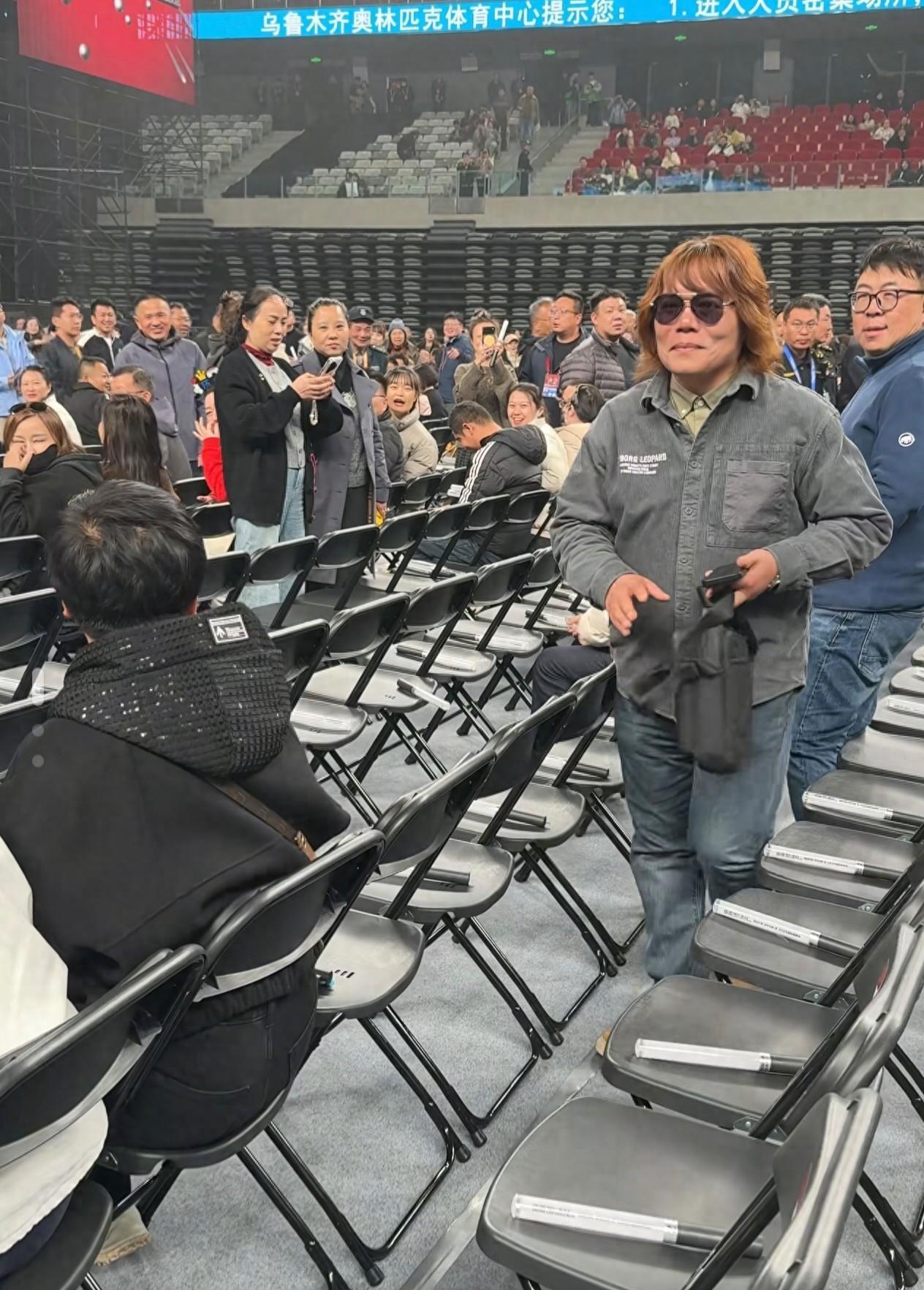 最像五佰模仿者出现，和本尊一起傻傻分不清楚，多个模仿者现身