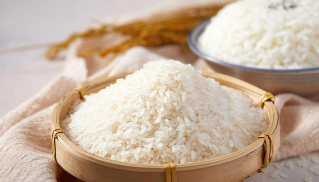大量人造米流入市场，成本只要几毛钱？提醒：6种大米，真要少吃