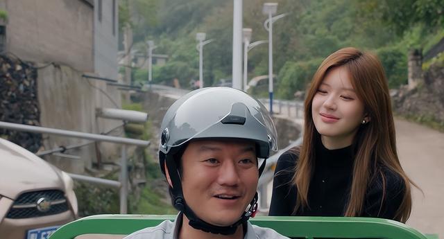 《许我耀眼》的三个“关系户”，有人戏多演技尴尬，有人戏少惊艳