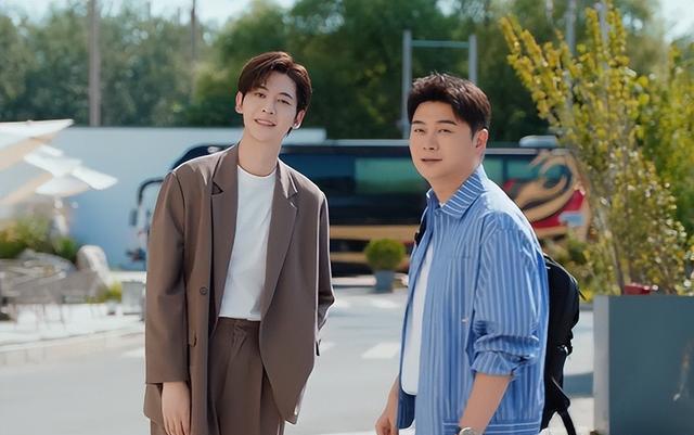 《许我耀眼》的三个“关系户”，有人戏多演技尴尬，有人戏少惊艳