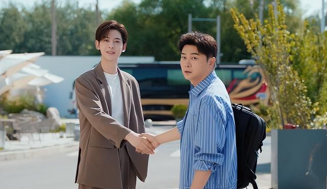 《许我耀眼》的三个“关系户”，有人戏多演技尴尬，有人戏少惊艳