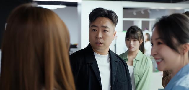 《许我耀眼》的三个“关系户”，有人戏多演技尴尬，有人戏少惊艳