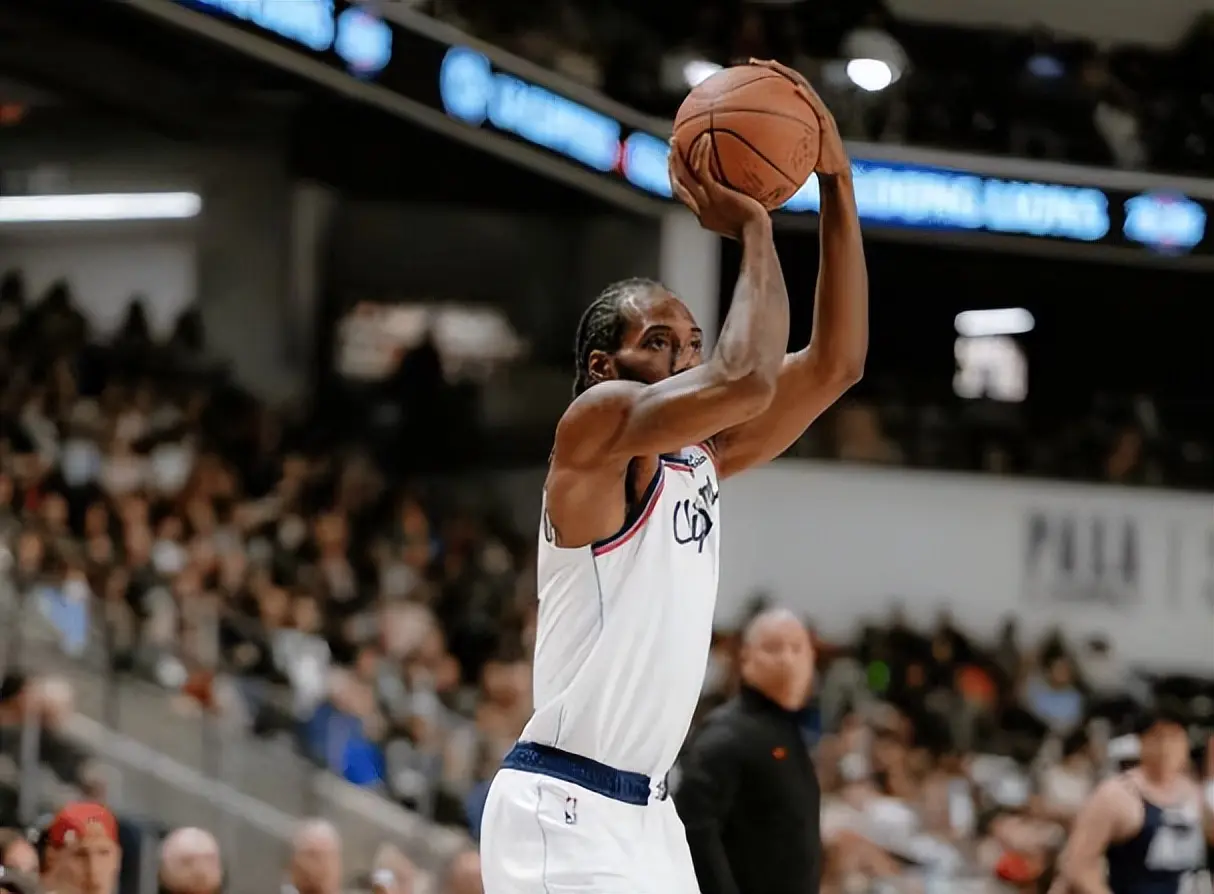 46分大胜龙狮！登炮合砍20分13助，8投15分，快船找到4号位答案