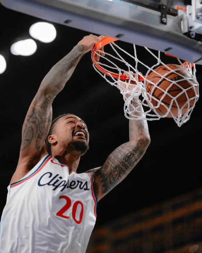 46分大胜龙狮！登炮合砍20分13助，8投15分，快船找到4号位答案