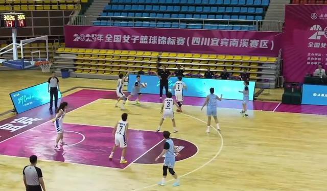 5人报名！打满全场逆转取胜！00后小将砍40分9板，堪称“五壮士”