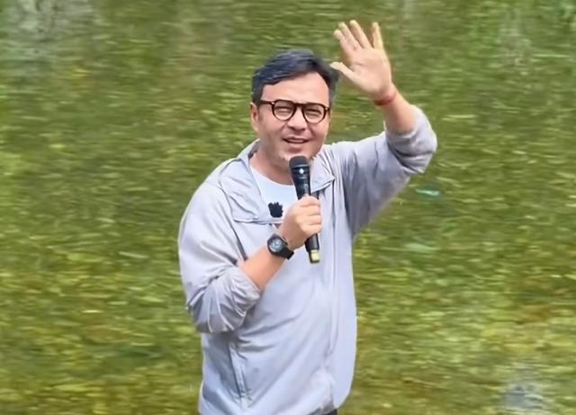 杨乐乐出院报平安！正面回应“汪涵去哪了”，17年婚姻再遭到质疑