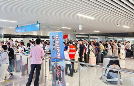6.81万人次!上海市域机场线10月8日客流创开通以来新高