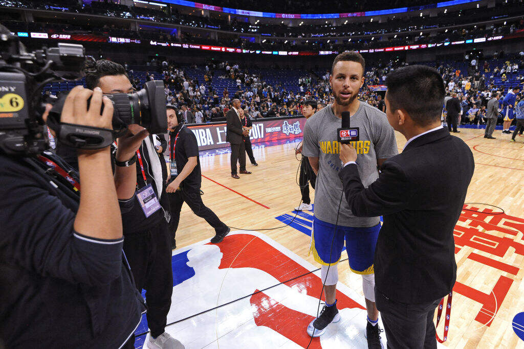 NBA打中国赛都自带什么？