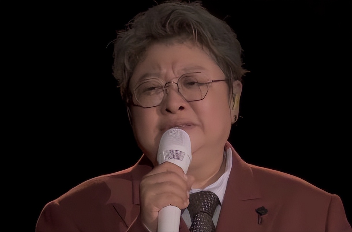 央视中秋晚会亮点多！沈腾正经、宋佳绝美，韩红周深歌声动人