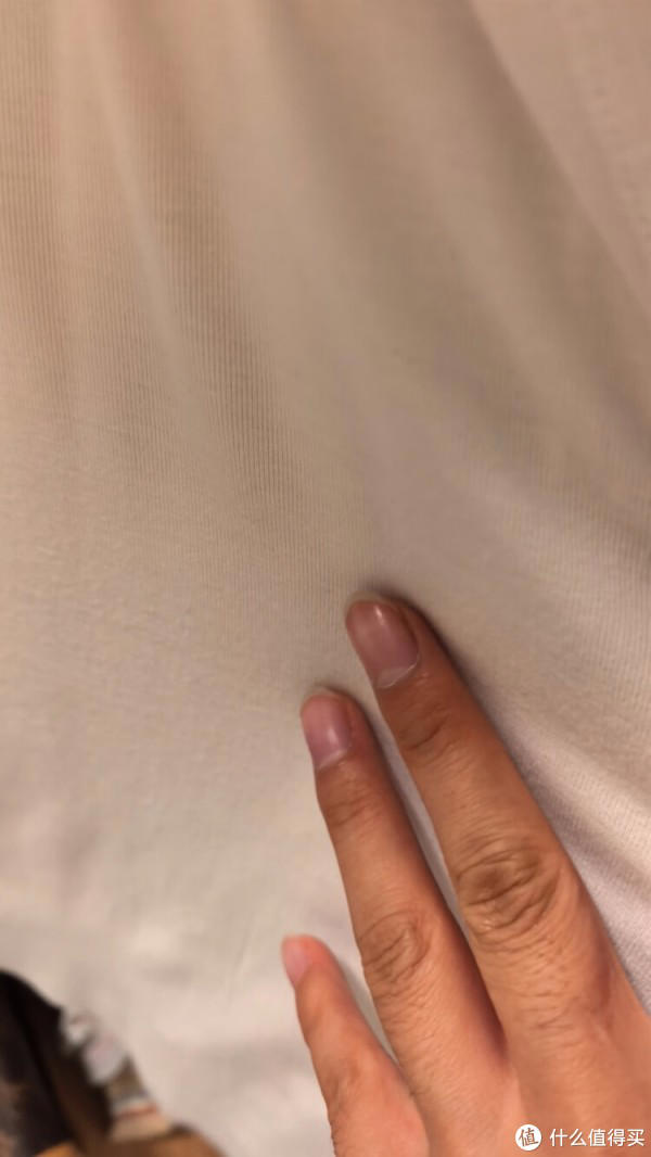 这件白T恤，秋季叠穿的秘密武器？