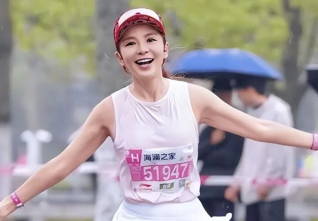 央视主持人朱迅：生命终将结束，为什么不大胆一些