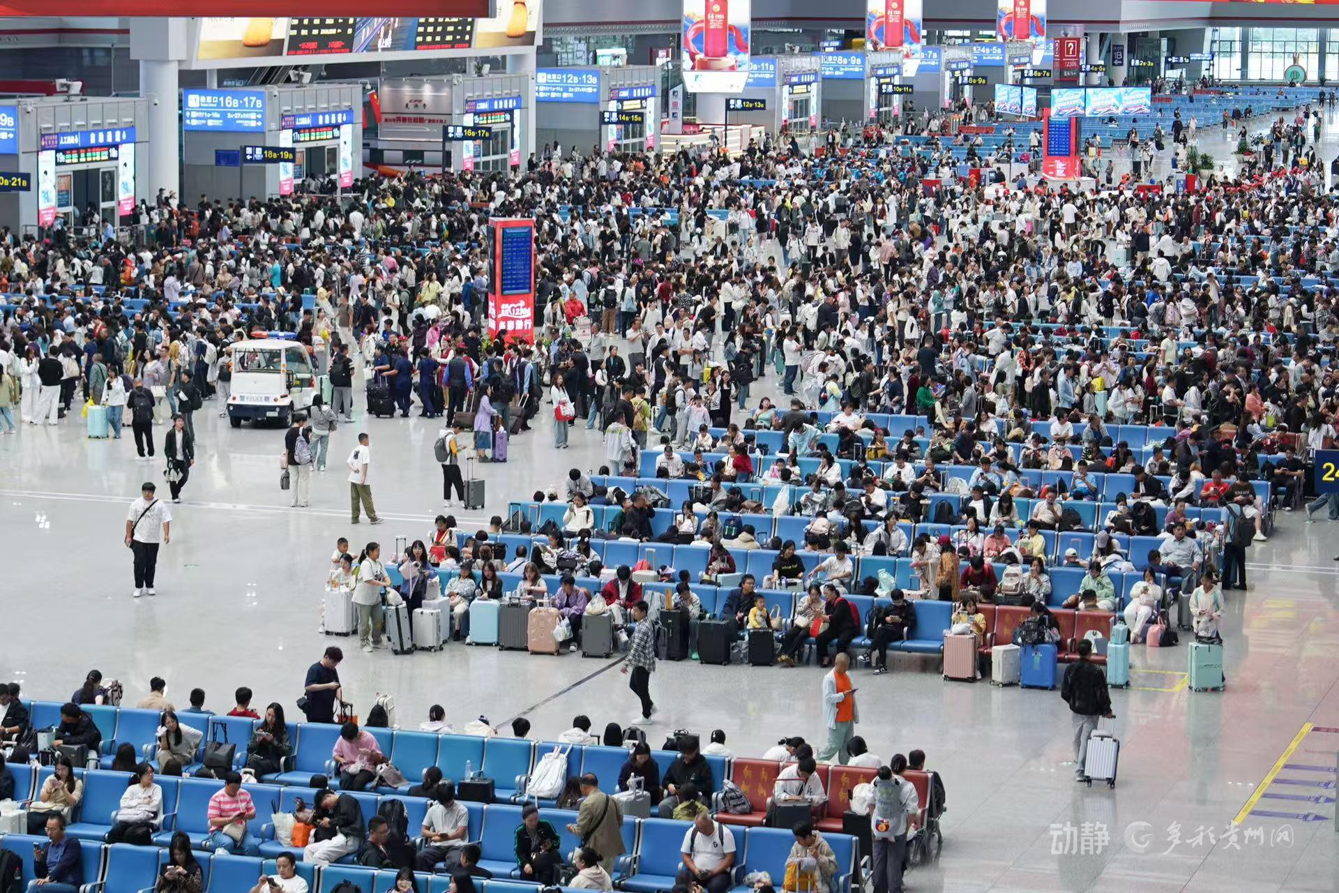 铁路国庆中秋假期运输收官，贵州地区铁路共计发送旅客403万人