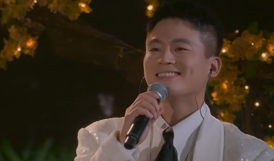 央视中秋晚会亮点多！沈腾正经、宋佳绝美，韩红周深歌声动人