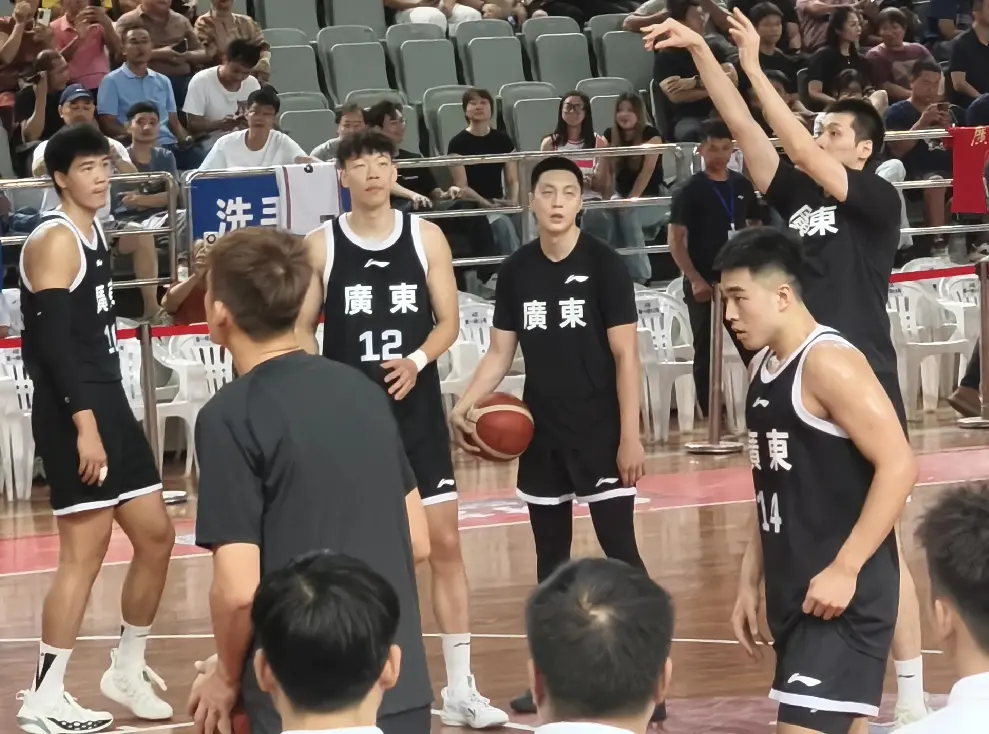 34分狂胜！广东双枪砍28分，张昊任骏飞24分，只差2高塔完成合体