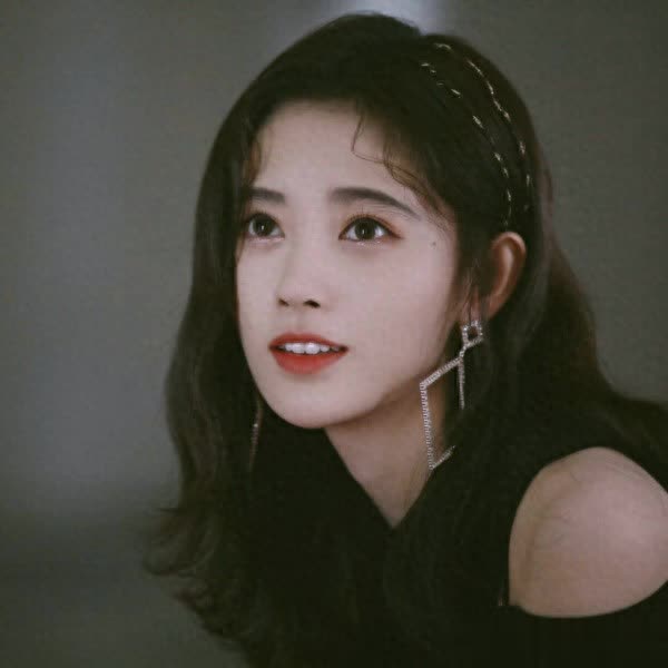 娱乐圈90后十大美女红星：颜值实力并存，谁是你心中女神？