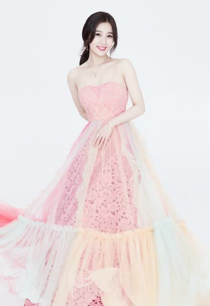 娱乐圈90后十大美女红星：颜值实力并存，谁是你心中女神？