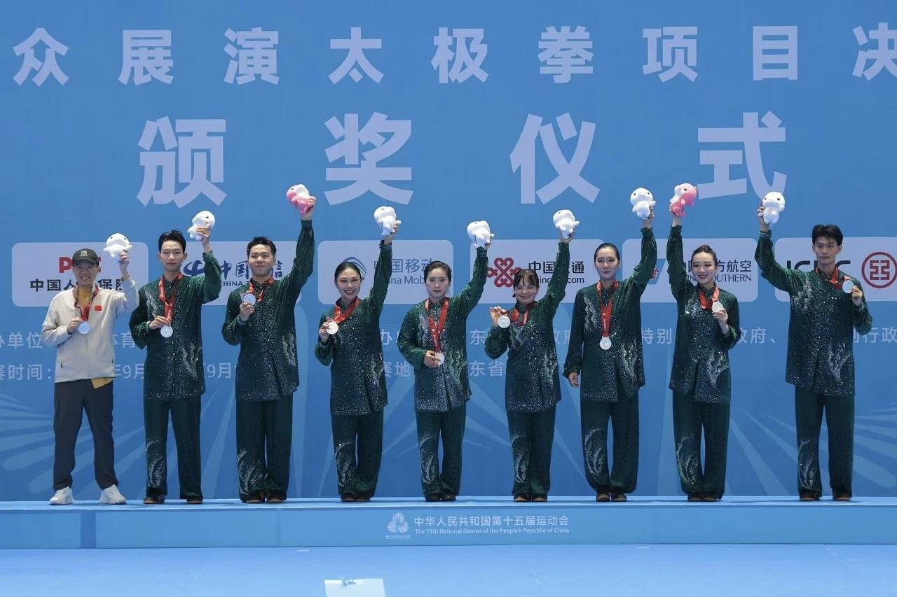 全国亚军！七中墨池老师助力四川队摘牌，以太极扇舞出育人情怀