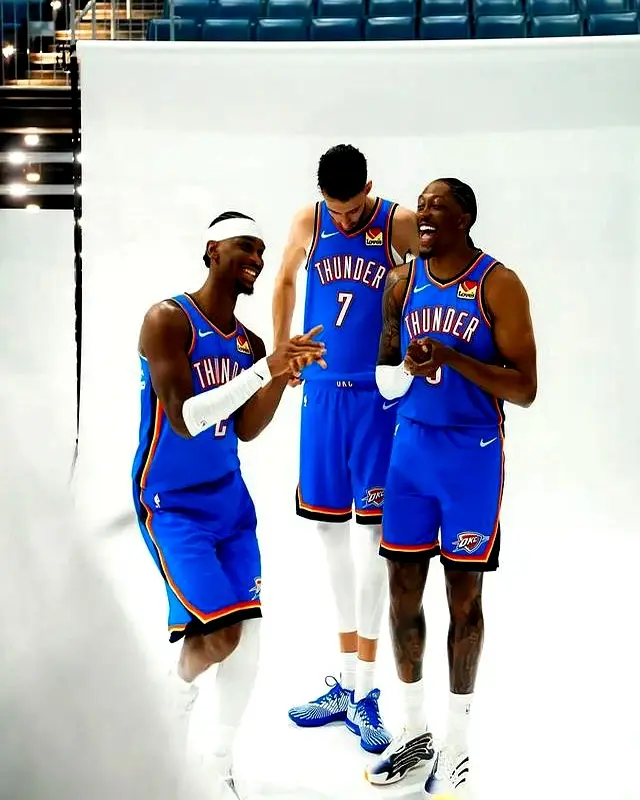 总冠军后卫！刚打一场比赛！再次手术伤停