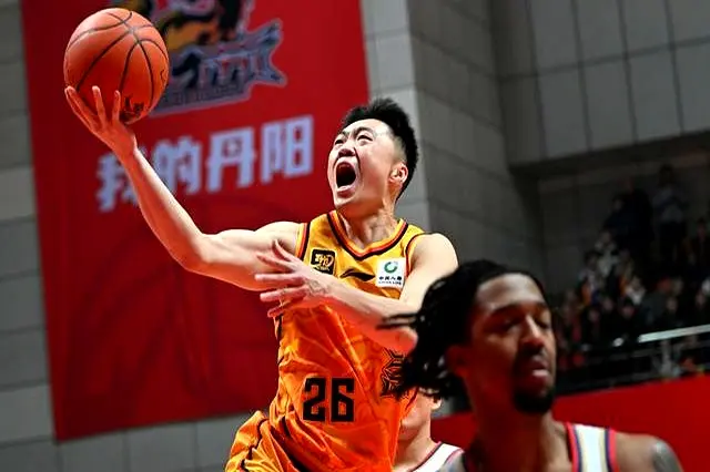 山西大核转投江苏，贾尔斯强势加盟，季后赛稳了？