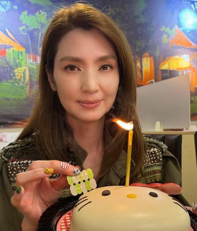 蔡少芬为好姊妹洪欣庆祝55岁生日，曾单方面绝交1年断绝联系