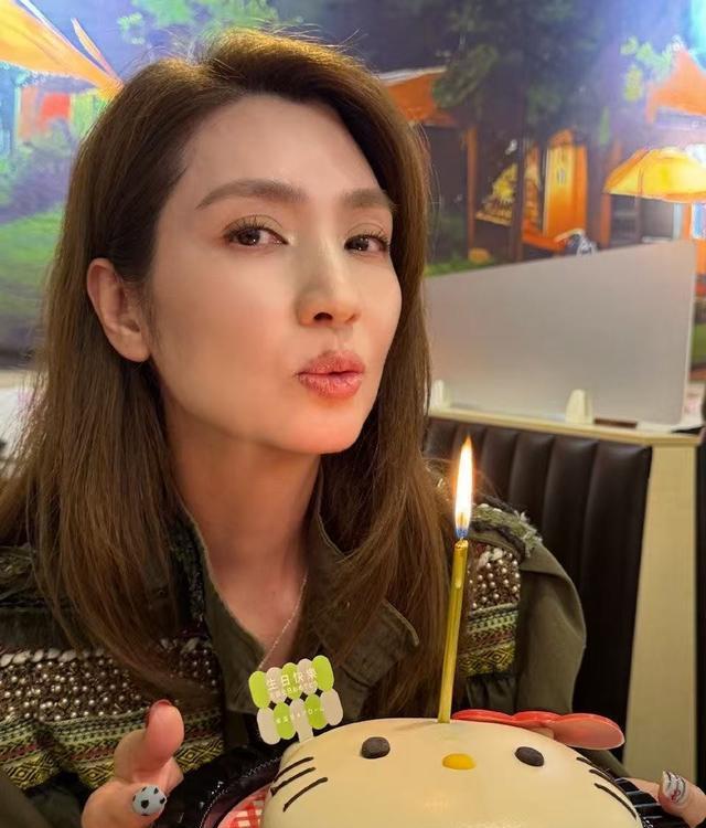 蔡少芬为好姊妹洪欣庆祝55岁生日，曾单方面绝交1年断绝联系