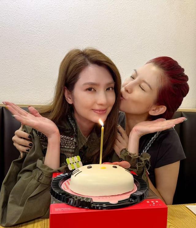 蔡少芬为好姊妹洪欣庆祝55岁生日，曾单方面绝交1年断绝联系