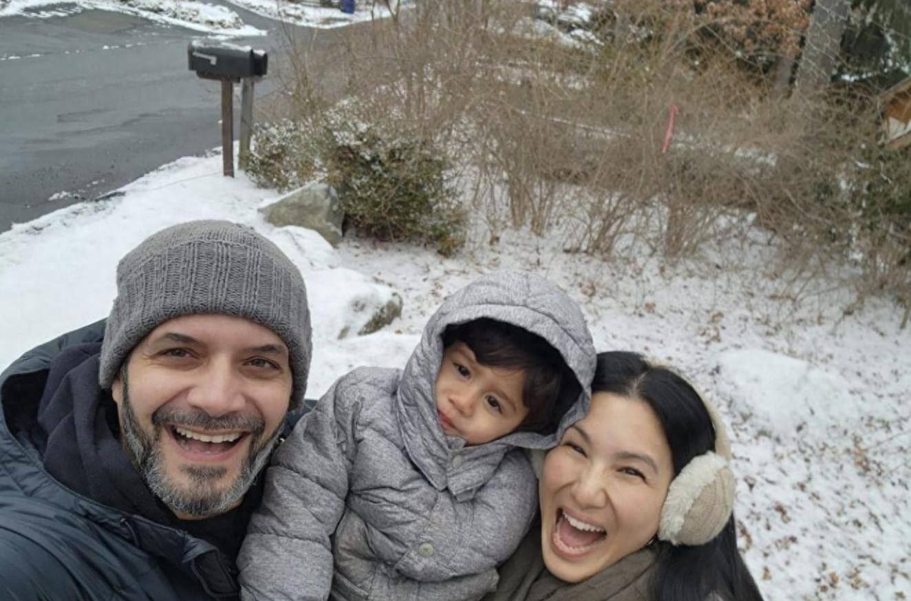 郑佩佩小女儿搬离美国定居非洲，随丈夫回老家生活，在当地教瑜伽