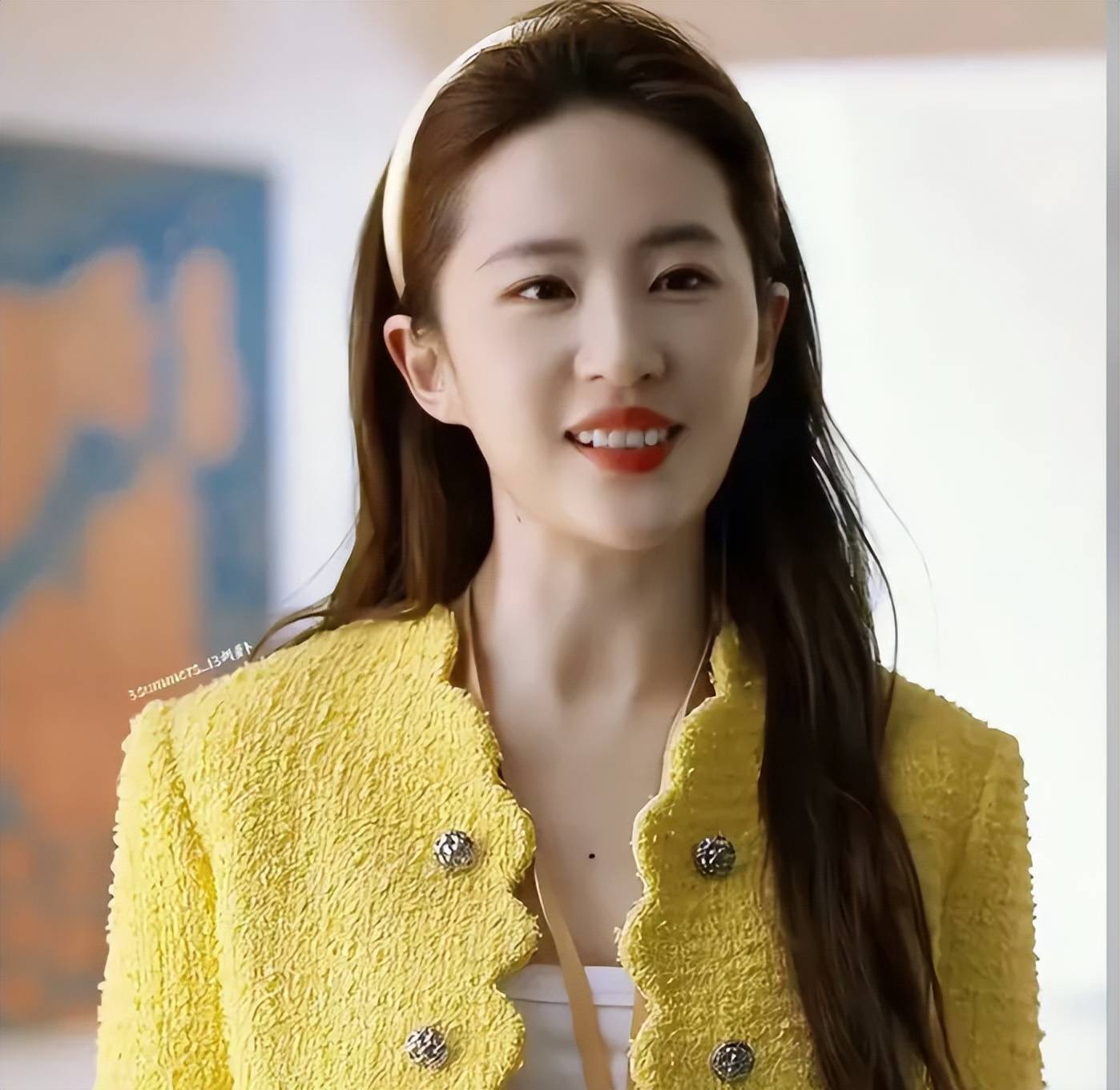 业内曝娜扎被抢休息室，刘亦菲聊天被保镖监听，好精彩的后台大瓜