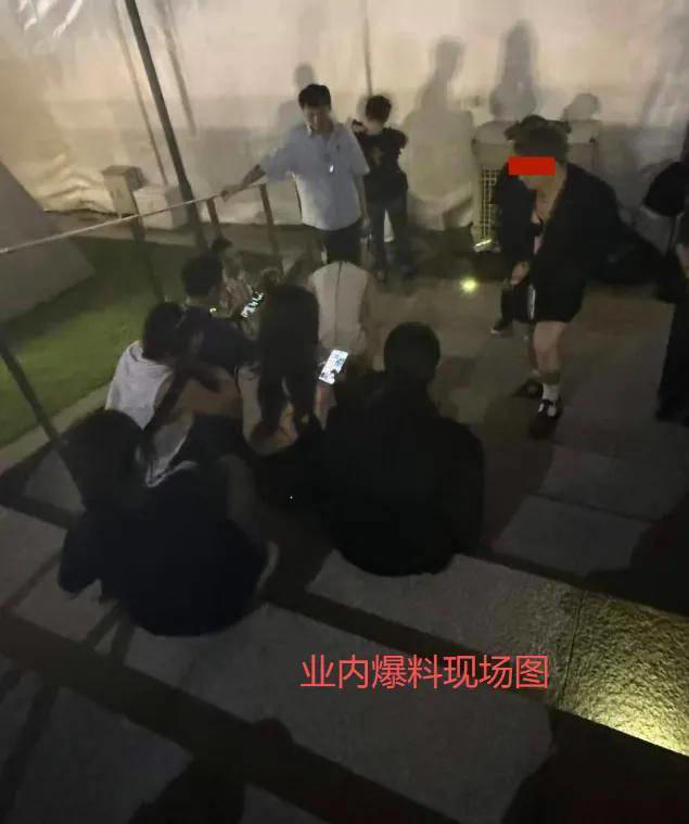 业内曝娜扎被抢休息室，刘亦菲聊天被保镖监听，好精彩的后台大瓜