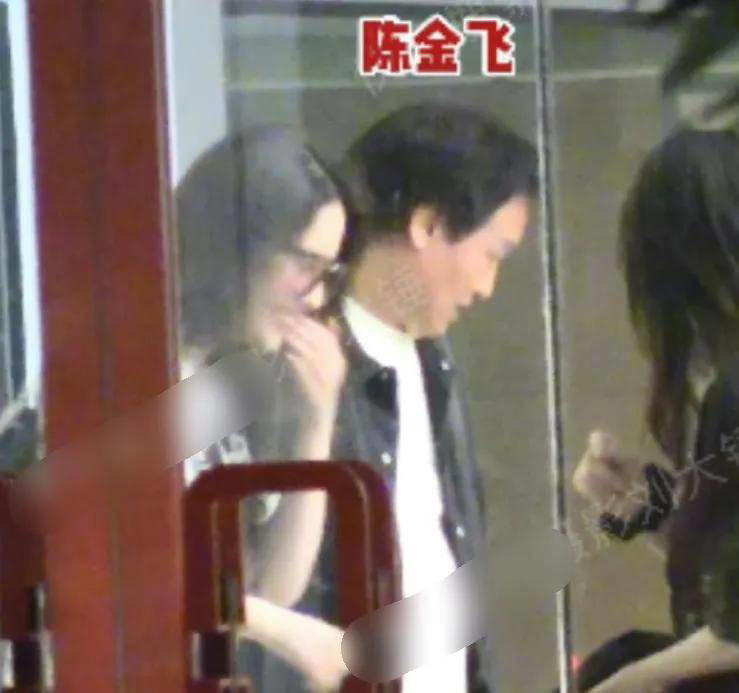 业内曝娜扎被抢休息室，刘亦菲聊天被保镖监听，好精彩的后台大瓜