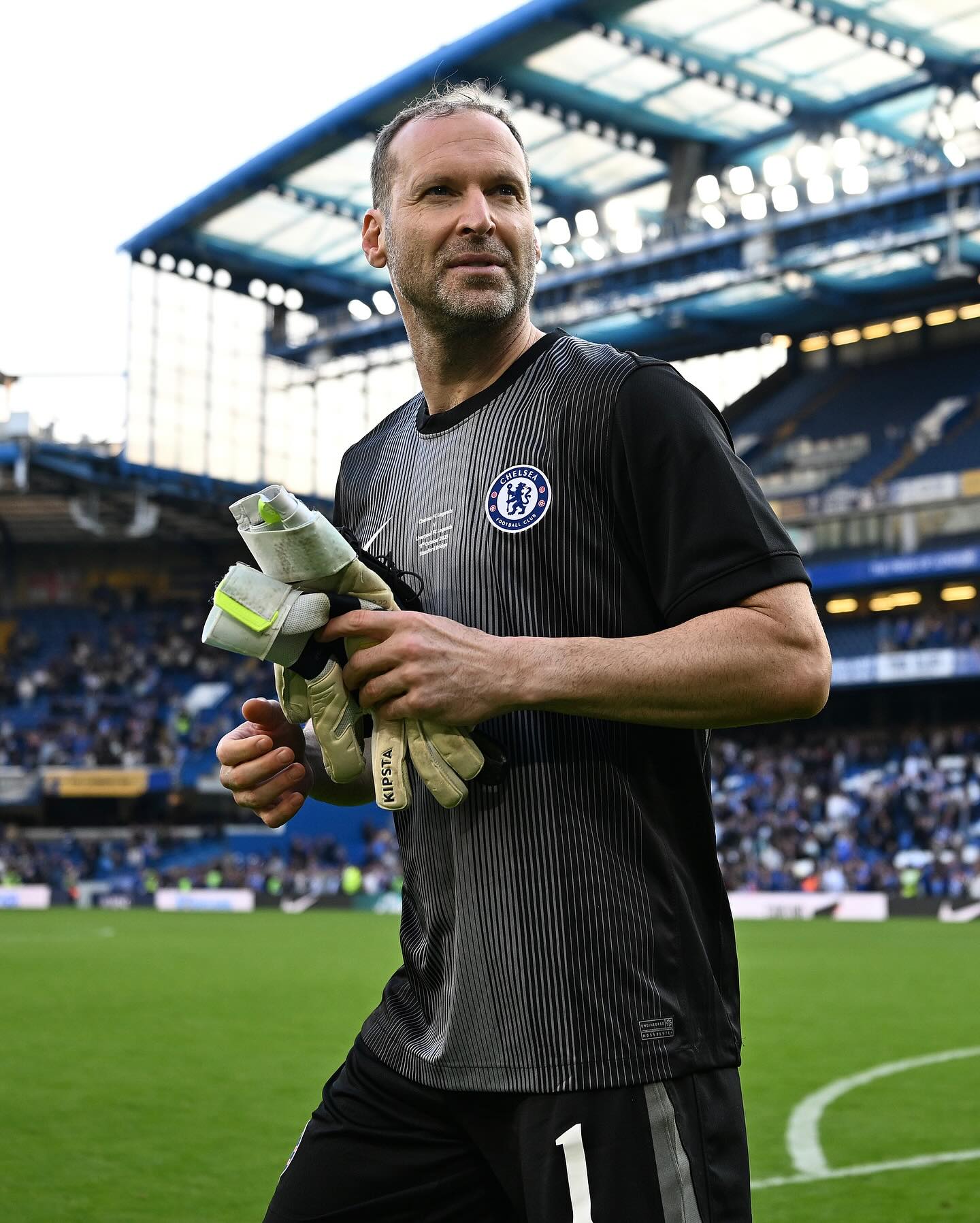 还认得出他们吗？斯坦福桥迎来多名传奇参加慈善赛