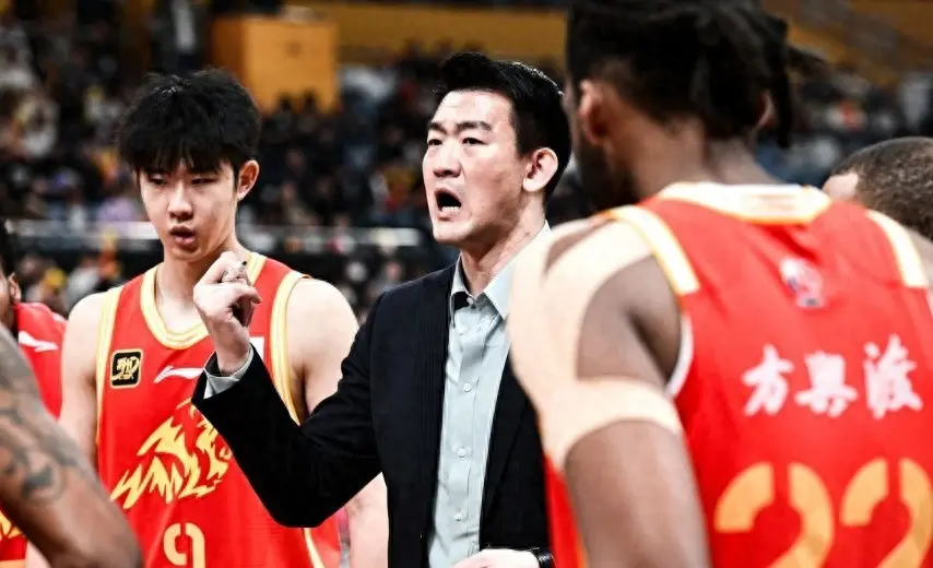 18点35分！广厦男篮夺冠成员许钟豪重出江湖，加盟新东家助力冲冠