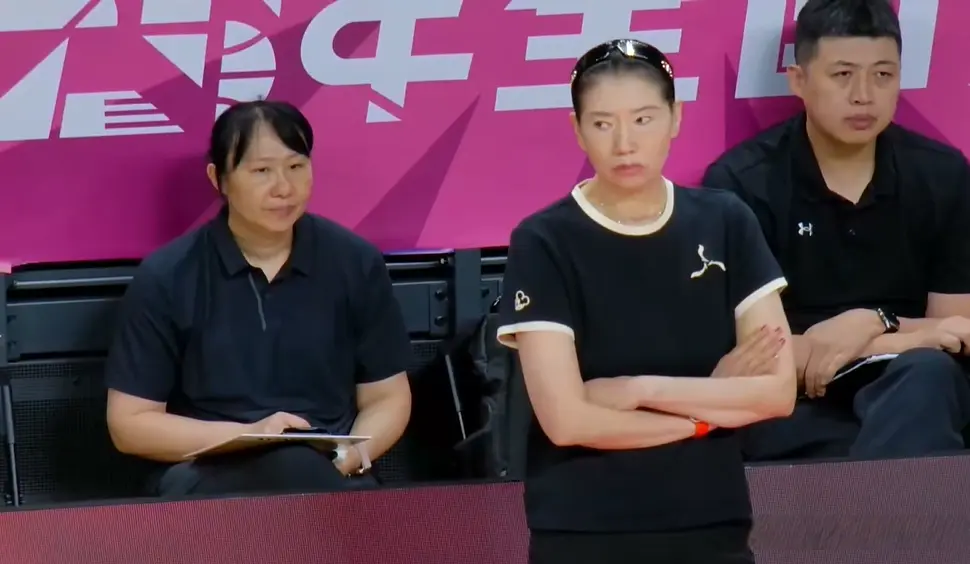 狂赢27分！江苏女篮开门红，国手19+4，大宝贝遭雪藏，小李梦10分