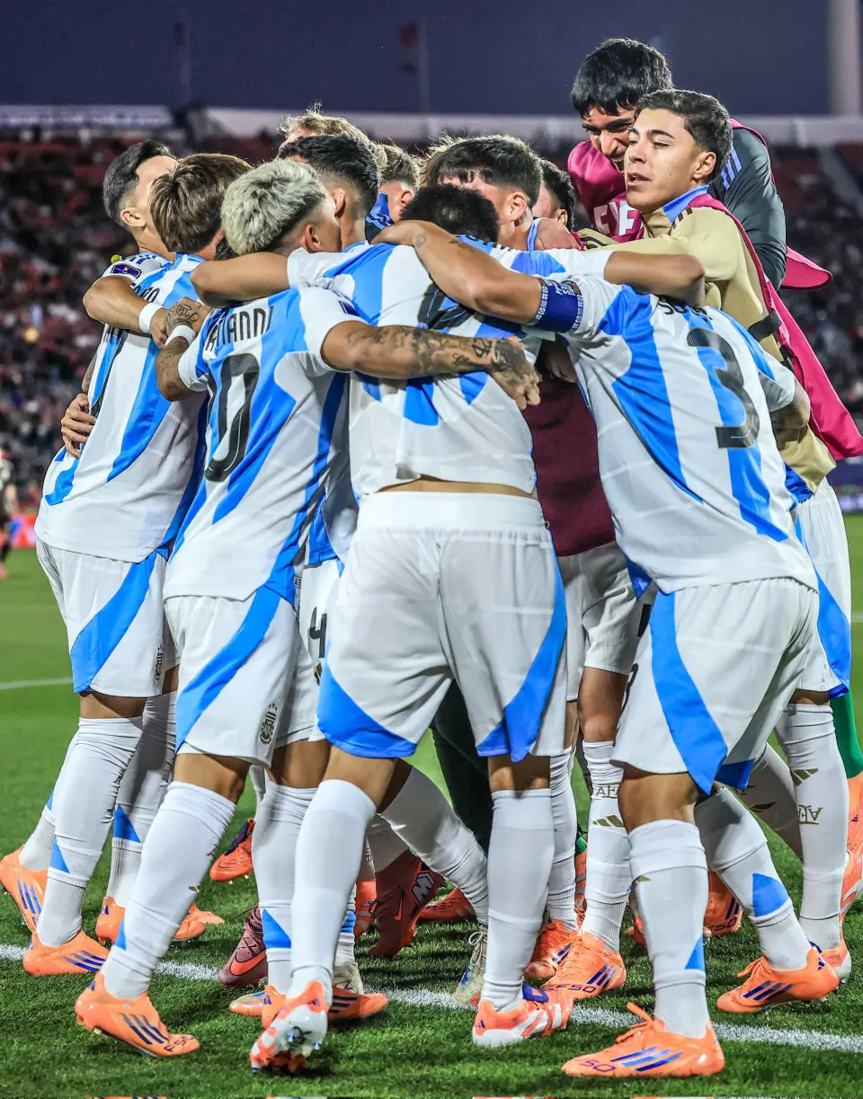 随着阿根廷2-0，西班牙1-2，世青赛四强已定2席，冠军悬念初现