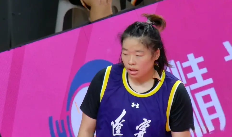 13分大胜！辽宁女篮斩获开门红，崔万军给侯冰上一课，哈文茜两双