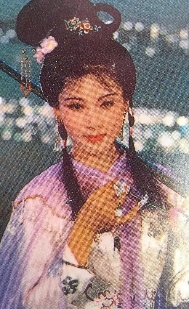 从苦日子走来，演戏从不装，60岁封后感动全场