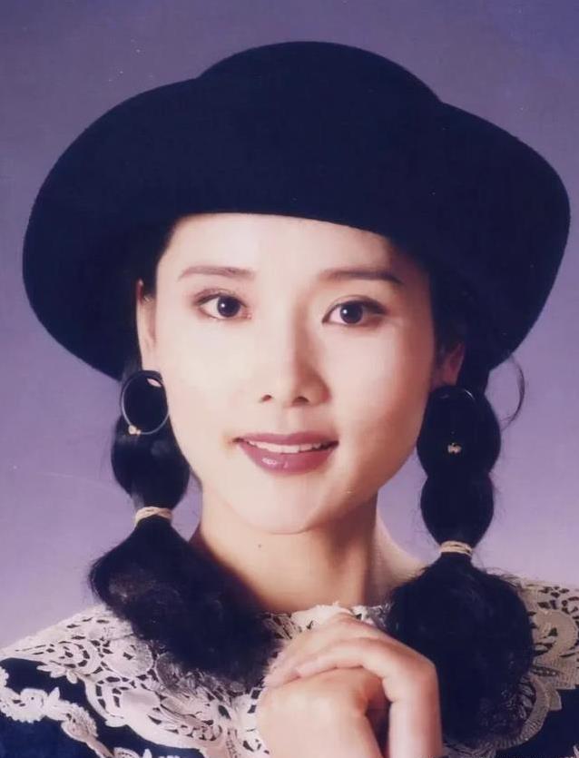 从苦日子走来，演戏从不装，60岁封后感动全场