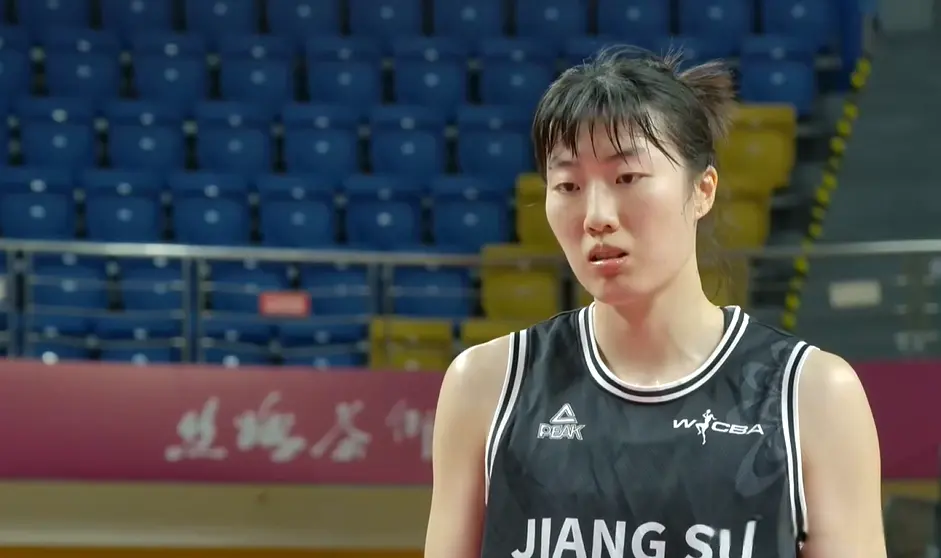 狂赢27分！江苏女篮开门红，国手19+4，大宝贝遭雪藏，小李梦10分