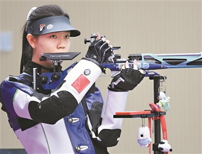 弹无虚发！高中生摘得射击首金