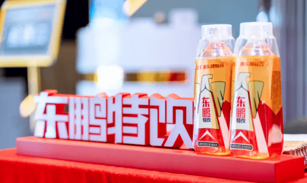  东鹏特饮冲港股：百亿负债、巨额理财，家族狂分红 