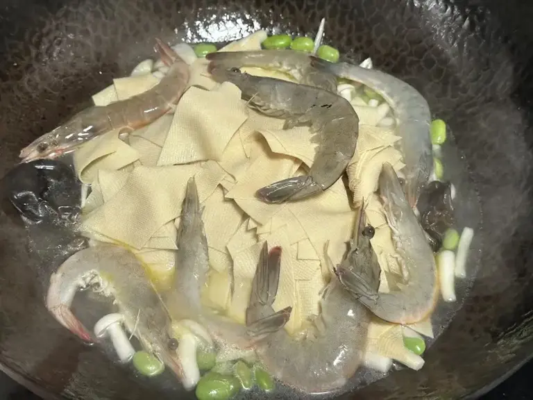 五种食材一锅菜，一盘顶3道菜！焖几分钟就搞定，低脂高蛋白！