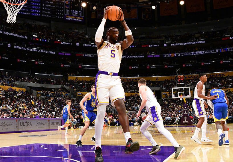 NBA季前赛战报：东詹库里缺席湖人力克勇士 里夫斯21分伤退艾顿14+8