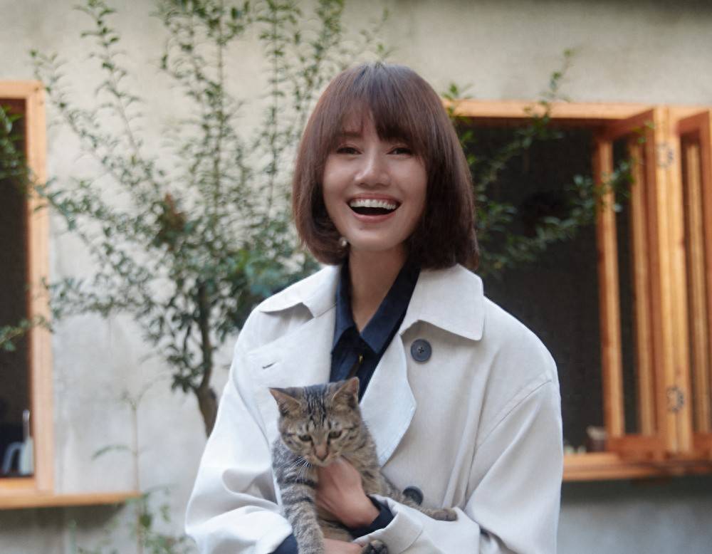 47岁袁泉晒近照，和老公夏雨在贵阳，结婚16年感情好但还低调避嫌