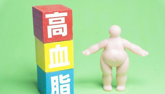 经常散步，能降血脂？医生：降血脂有4个“最佳方法”，早点了解