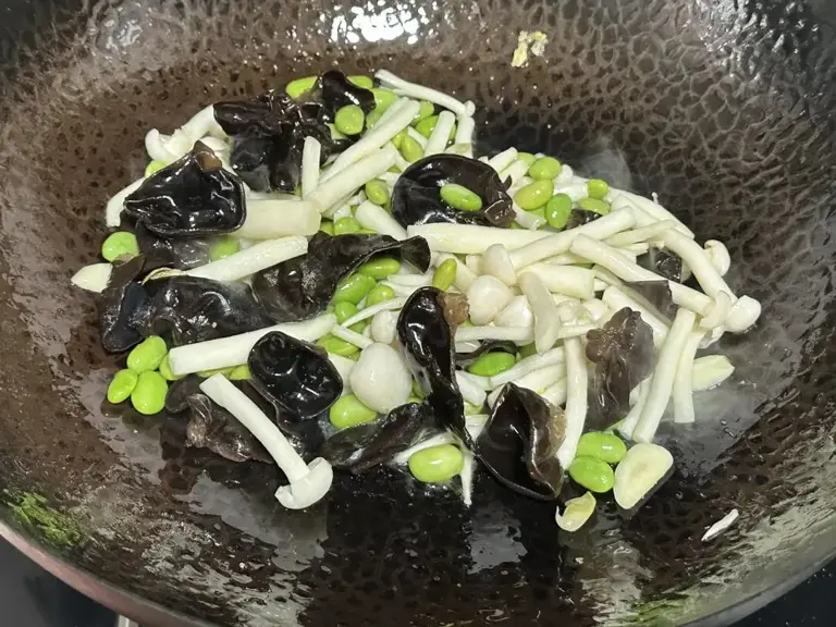 五种食材一锅菜，一盘顶3道菜！焖几分钟就搞定，低脂高蛋白！