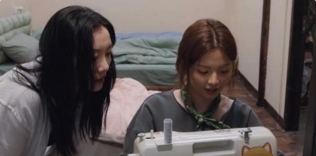 看了杨超越在综艺上干活的样子，终于知道她为什么会被抬进前三了