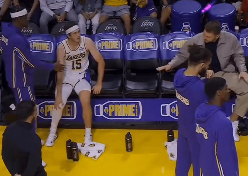 NBA季前赛战报：东詹库里缺席湖人力克勇士 里夫斯21分伤退艾顿14+8