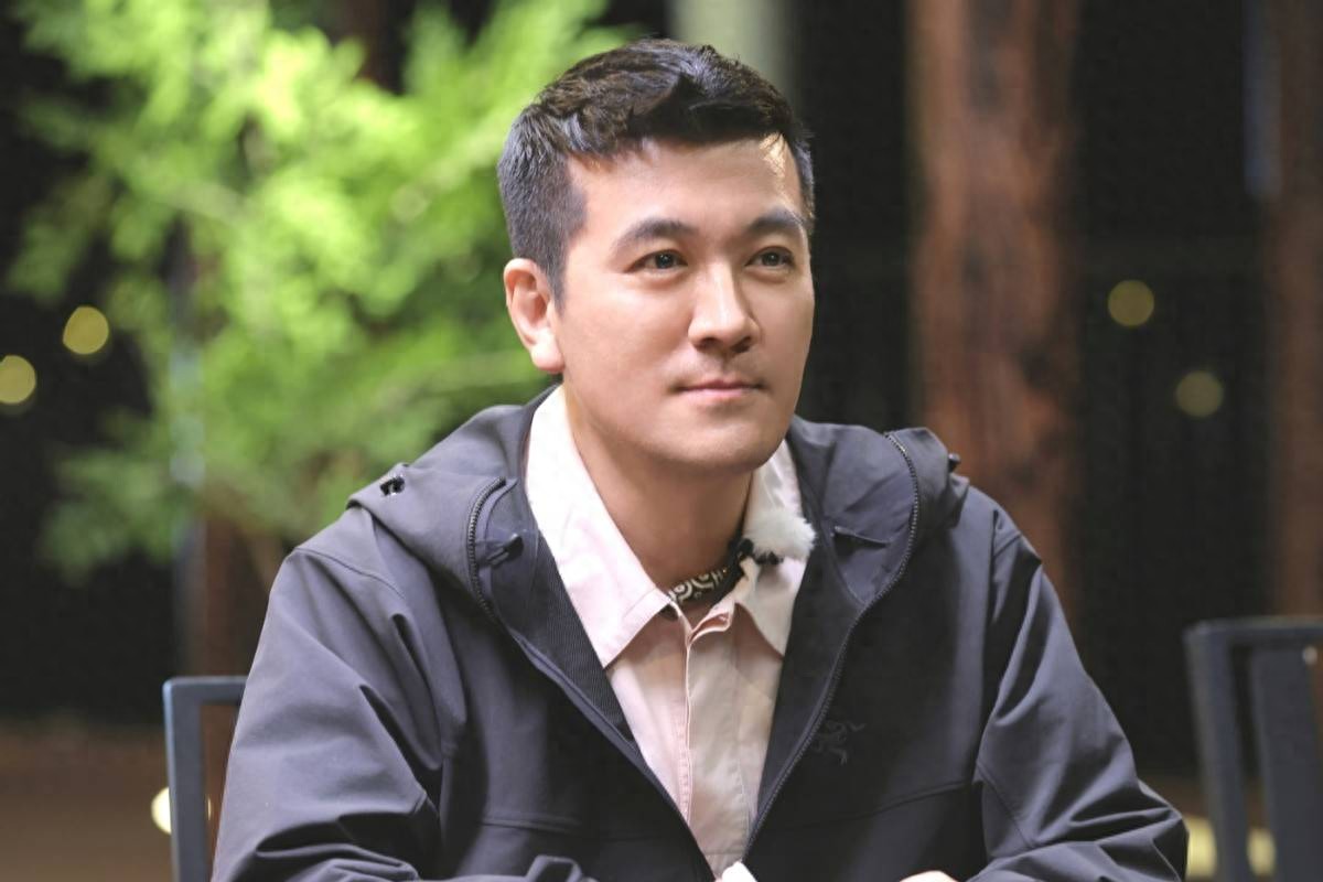 离婚8个月杨子带陶虹女儿走黄圣依老路，网友：老毛病又犯