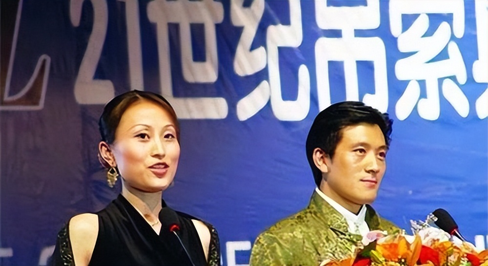 离婚8个月杨子带陶虹女儿走黄圣依老路，网友：老毛病又犯